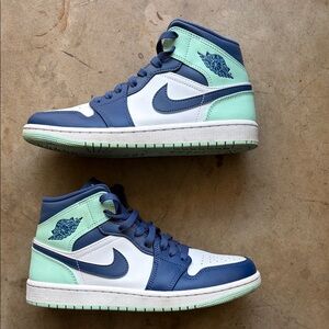 Jordan Men's Navy and White High-Top Sneakers